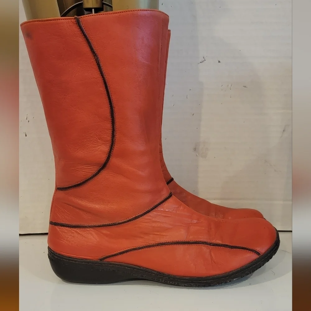 HISPANITAS SOFT RED LEATHER MID CALF BOOTS (sz US 7 or Euro‎ 38)